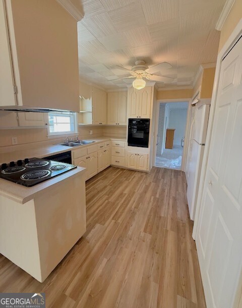 Photo - 100 W Greenwood Dr