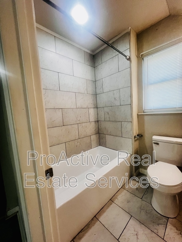 Photo - 809 Whitehead Ave