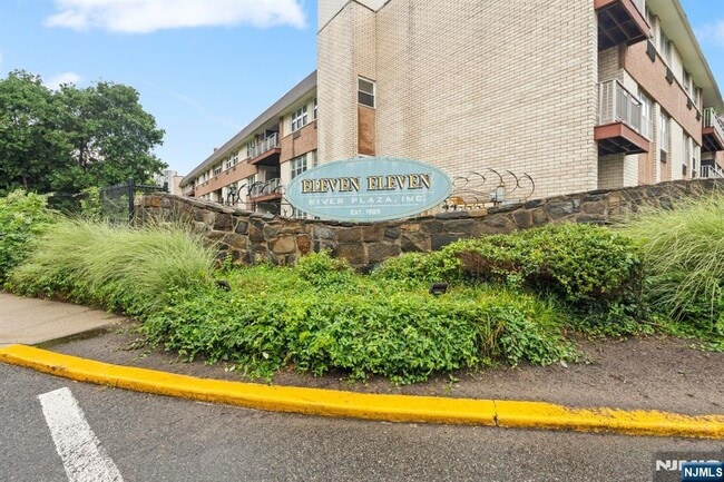 Building Photo - 1111 River C32 Unit C32