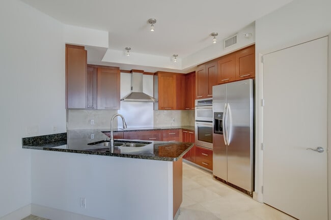 Photo - 2409 N Ocean Blvd Unidad 726
