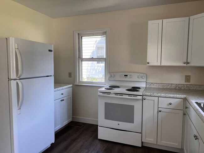 Photo - Love Where You Live in this Cozy 2 Bedroom... House