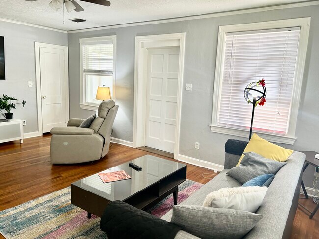 Photo - 5057 Blackburn St Unit A