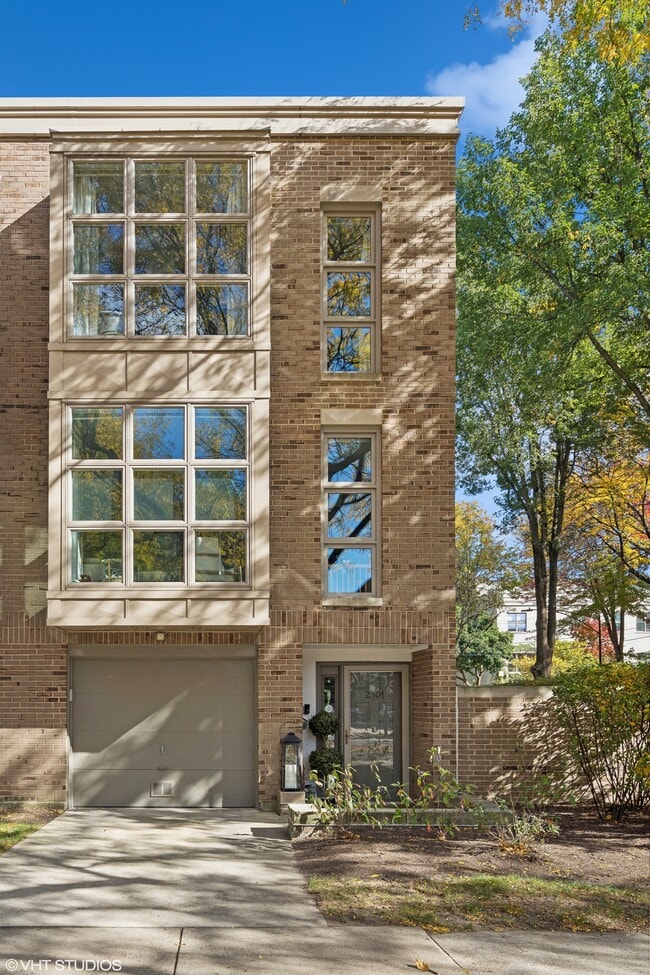 Photo - 2301 N Wayne Ave Townhome