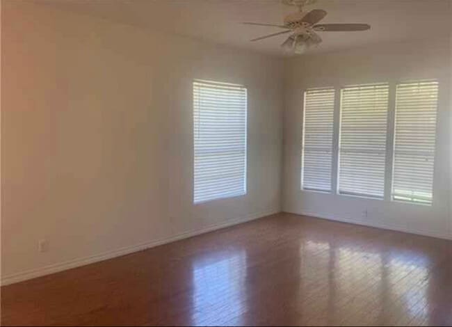 Photo - 402 S Cherry St