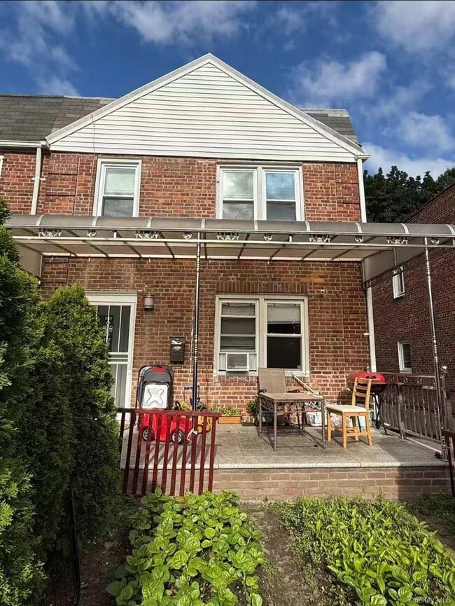 Building Photo - 68-48 Selfridge St Unit 2FL Rental