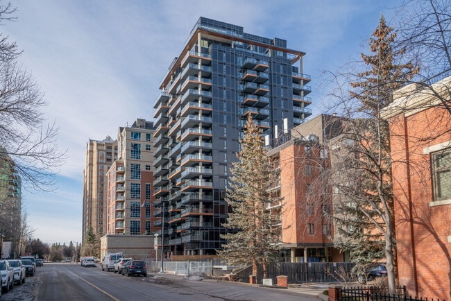 Photo - 730-502 2 Ave SW