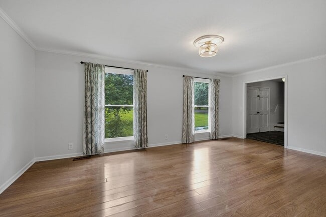 Photo - 1303 General Macarthur Dr