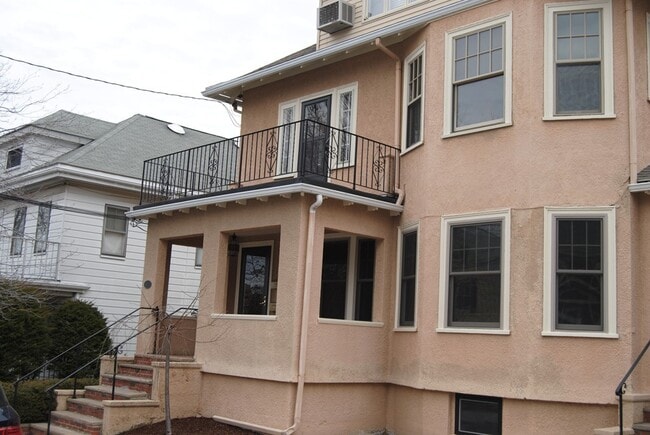 Photo - 140 Winsor Ave Apartment Unit #1