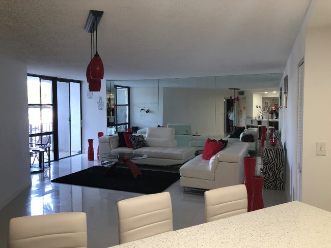 Photo - 800 Parkview Dr Unit 211