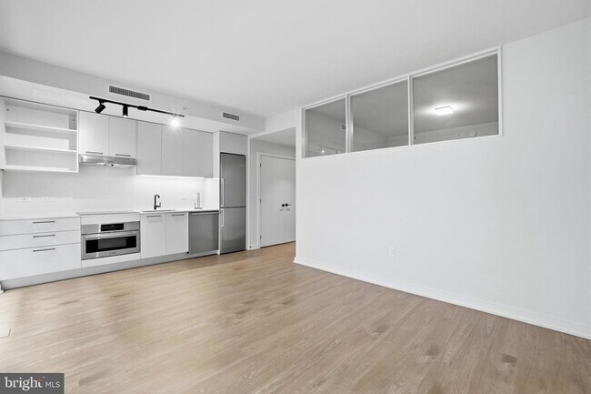 Photo - 1625 Eckington Pl NE Unit 413