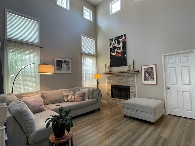 Building Photo - 3041 Rancho la Presa Rental