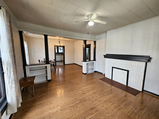 Photo - 1909 Bennett Ave