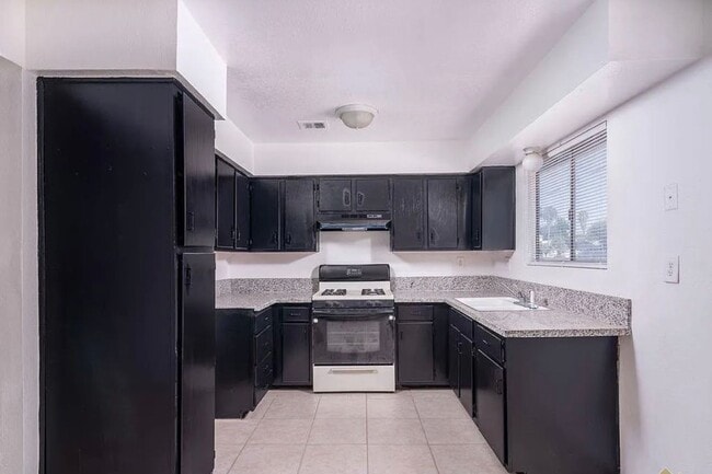 Photo - 1317 Bernard St Unit 3