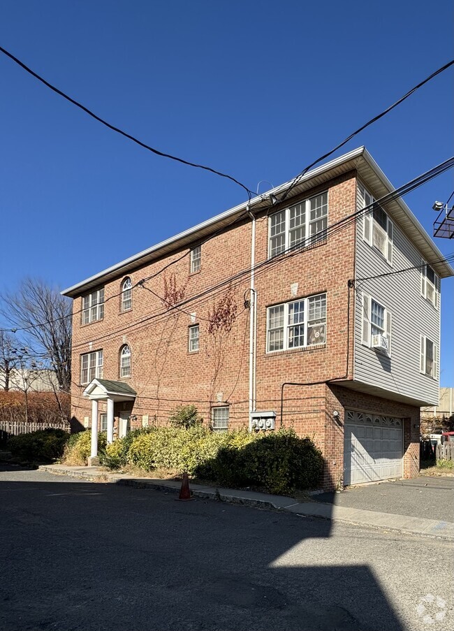 Building Photo - 335 Broadway Unit 335-345 Broadway Rental