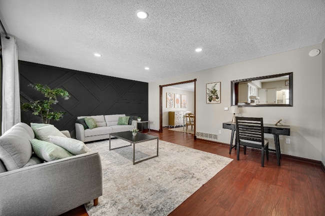 Photo - 454 Francis St