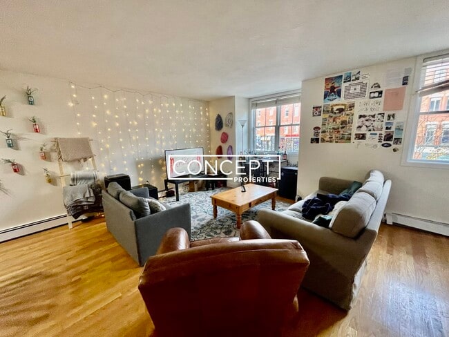 Photo - 1430 Tremont St