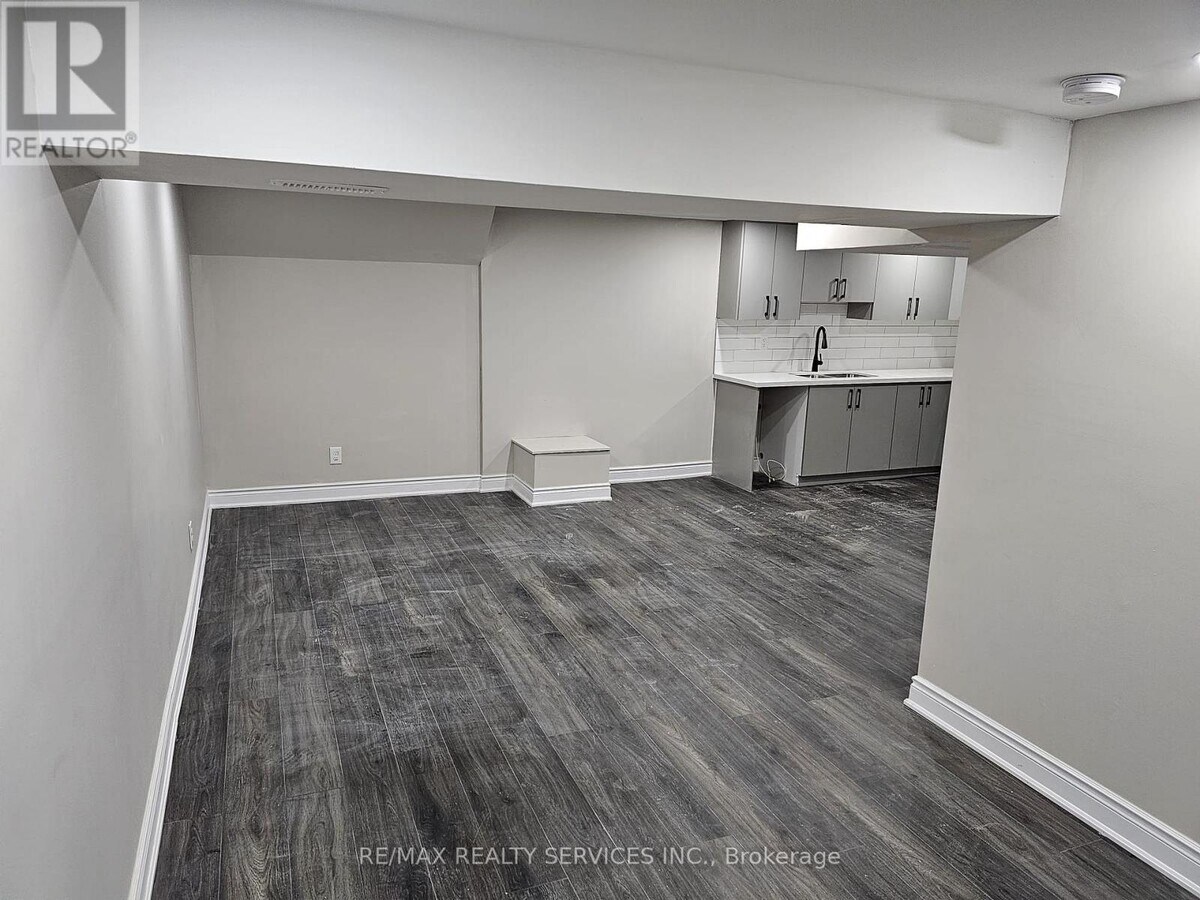 Photo - 1798 Trafalgar St