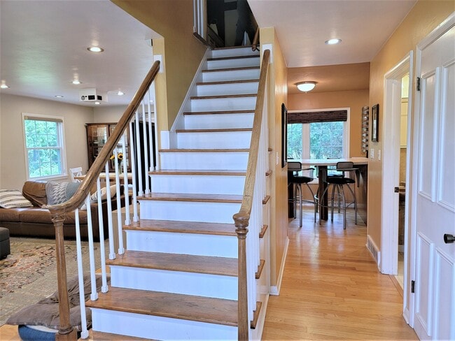 Photo - 16840 Fairview Ct