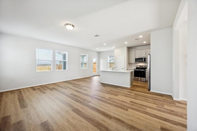 Photo - 103 Elm Br Trl