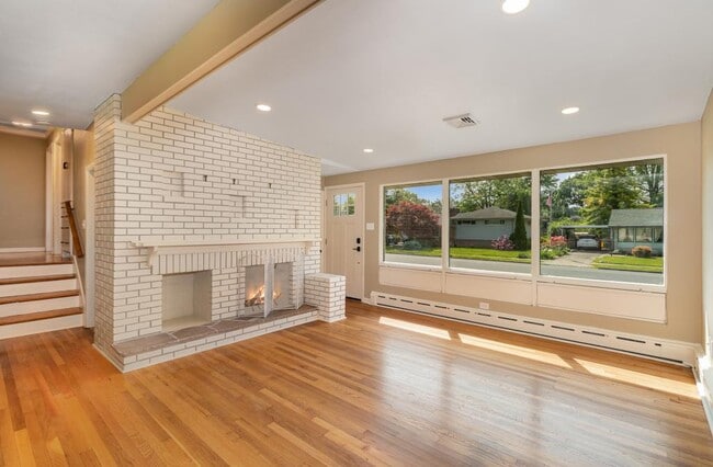 Photo - 24 Cornell Dr