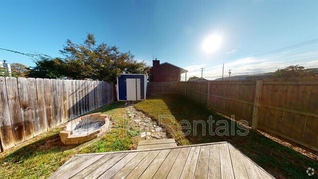 Building Photo - 1003 Fairway Gardens Dr Rental
