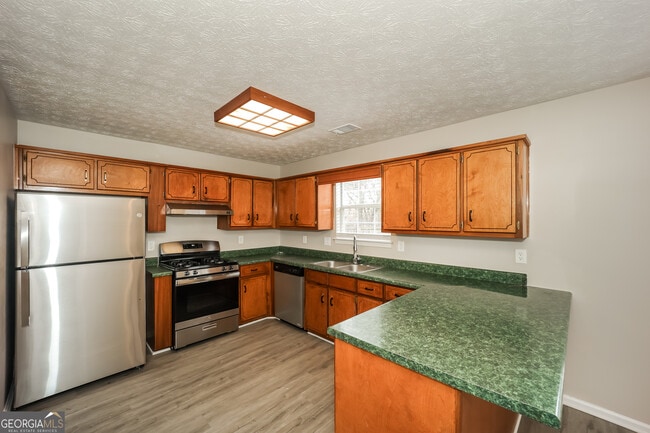 Photo - 8195 Mountain Pass