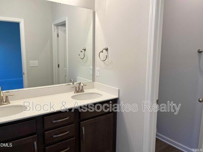 Photo - 3305 Oak Pass Dr