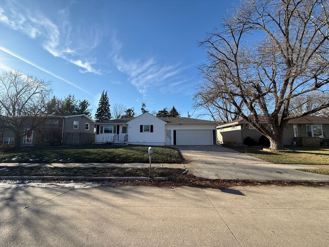 Building Photo - Charming 2-Bed/2-Bath Ranch with Garage — Rent-to-Buy Opportunity in Fremont, NE!