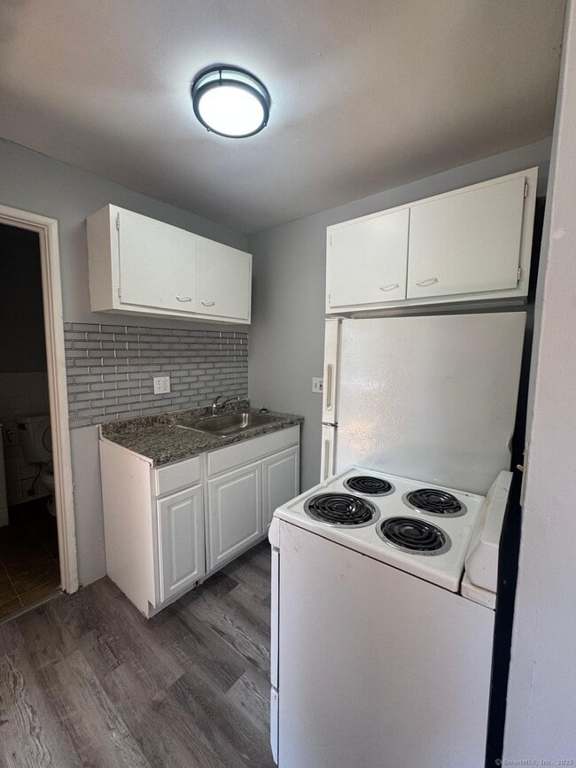 Photo - 404 Charles St Apartment Unit B2