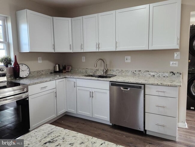 Photo - 6928 Harrison Rd
