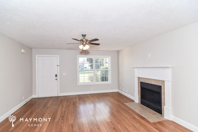 Photo - 2057 Aberdeen Cir