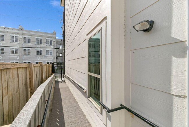 1609 Baronne St Unit SI FL1-ID1269229P