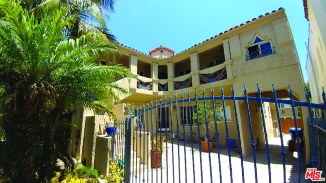 Building Photo - 1134 S Hayworth Ave Rental
