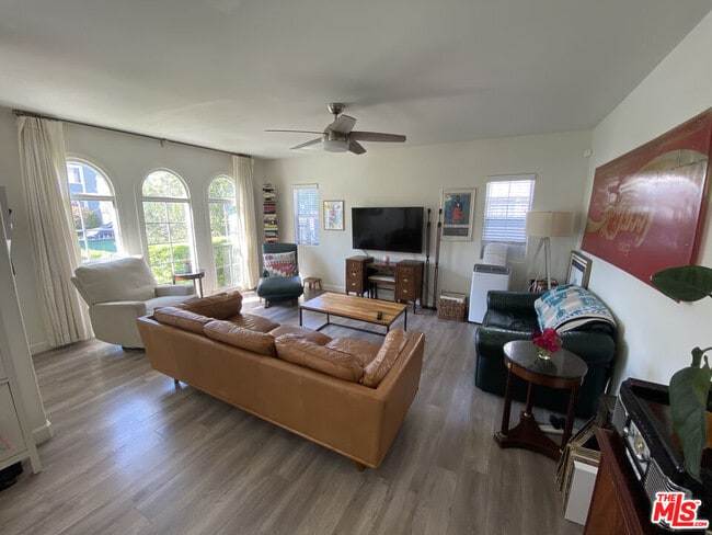 Photo - 1444 Cochran Ave