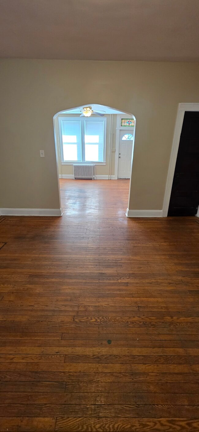 Photo - 2826 Mayfield Ave