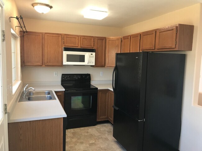 Photo - CHARMING 3BD in SUNDOWN NEIGHBORHOOD - Security Deposit Waiver Available