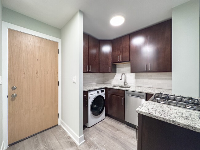 Photo - 448 W Barry Ave Unit 812