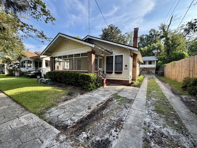 Building Photo - 1211 Cherry St Rental