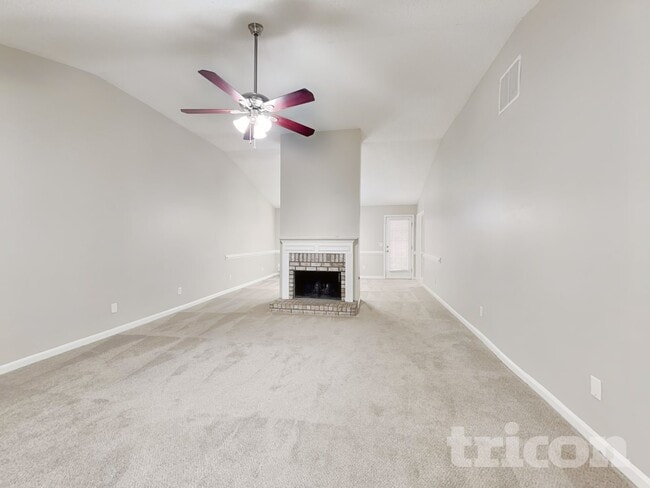 Photo - 147 Peachtree Glen Dr