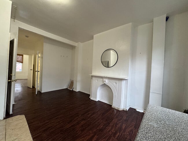 Photo - 860 Herkimer St Unidad 2