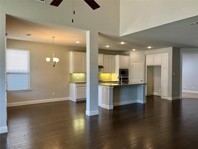 Photo - 713 Field Crossing