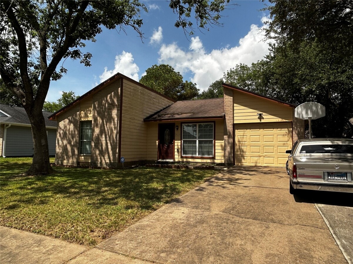 Photo - 2123 Crosscoach Ln