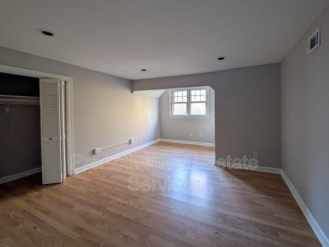 Photo - 1014 Colonial Ave