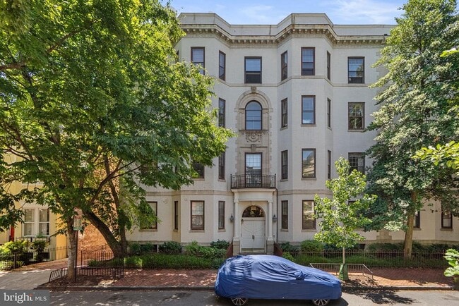 Building Photo - 3014 Dent Pl NW Unit 44E