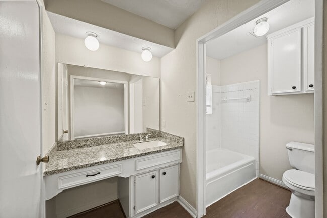 Photo - 16334 Hollow Wood Dr