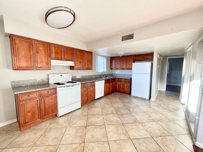 Photo - 2149 Exeter Dr Unit 3