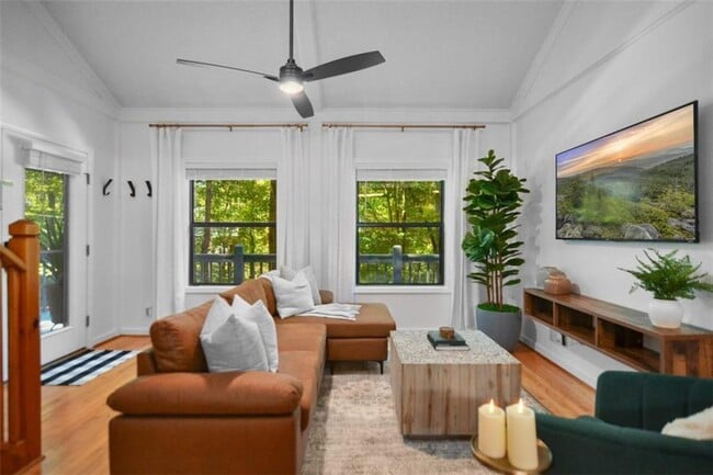 Photo - 223 Mango Cir