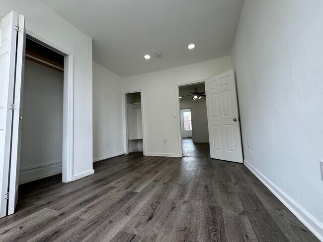 Photo - 426A 63rd St