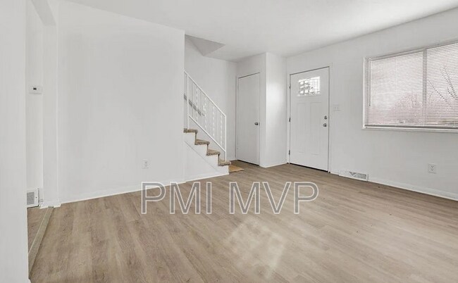 Photo - 4044 Carlton Ave Unit 4044 B