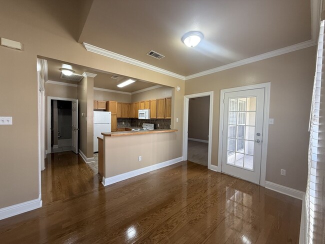 Photo - 301 Penny Ln Unit 301-3